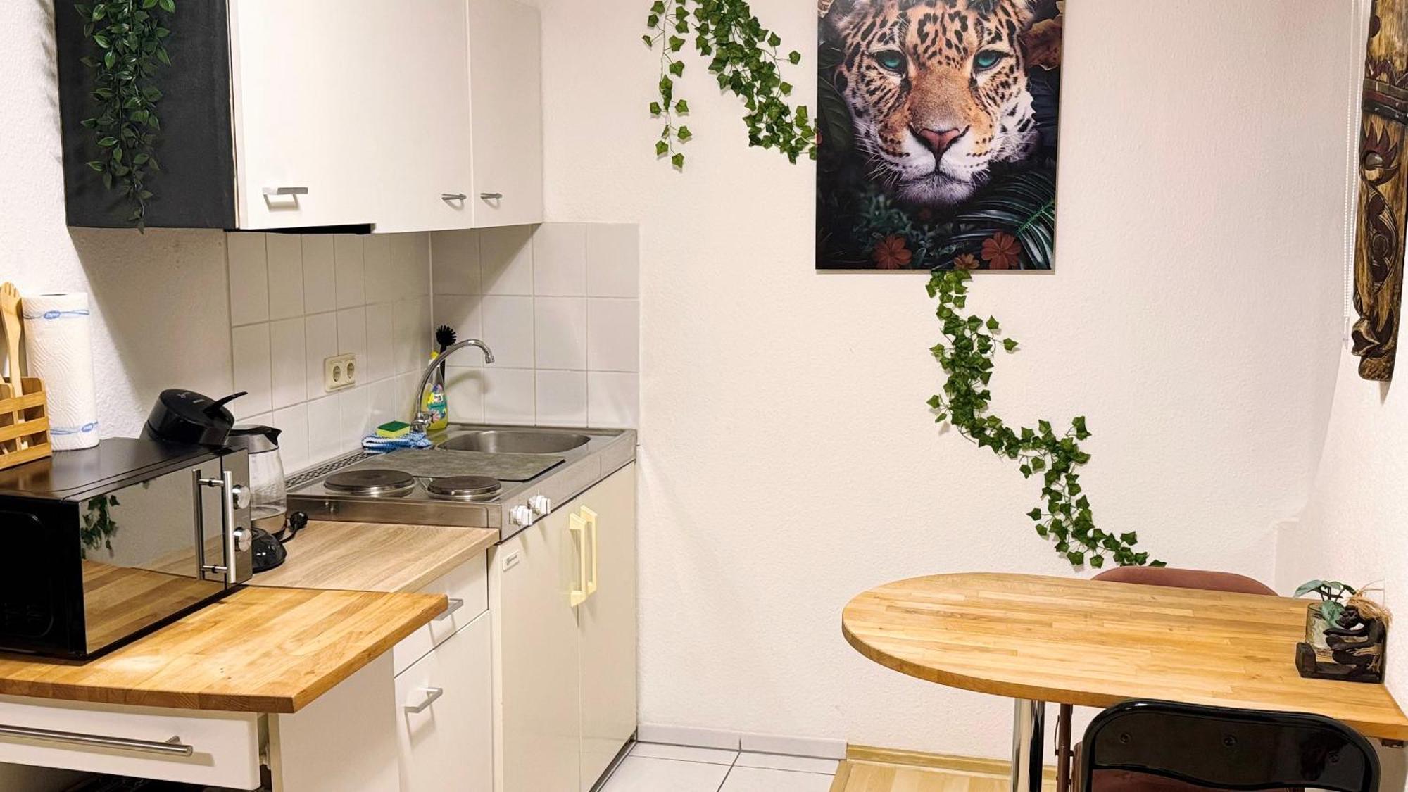 Zentrumnah Inklusive Parkplatz Jungle-Suite By Rentigo - Ruheoase Im Herzen Von Saarbruecken! Eksteriør billede